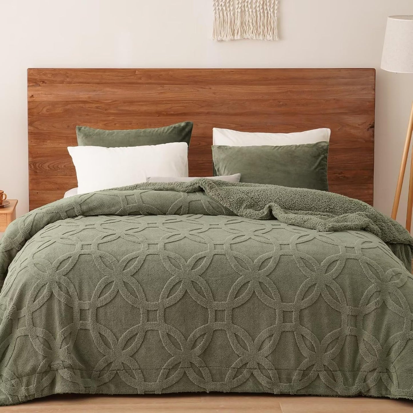PHF Soft Sherpa Fleece Blanket Queen Size for Cozy Warmth