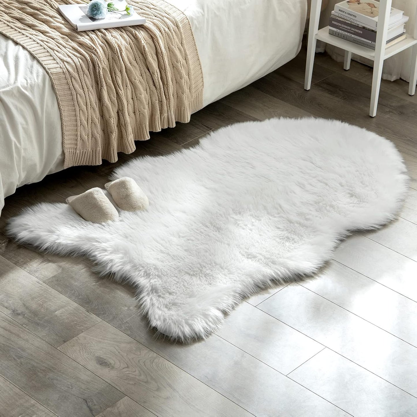 MIULEE Luxury Super Soft Fluffy Area Rug for Cozy Spaces