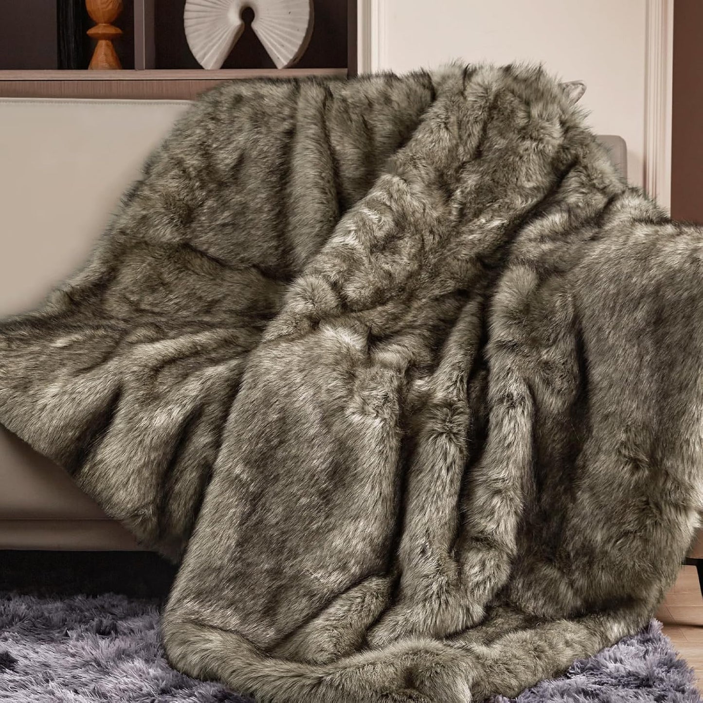 Touchat Luxury Faux Fur Throw Blanket for Cozy Warmth and Style