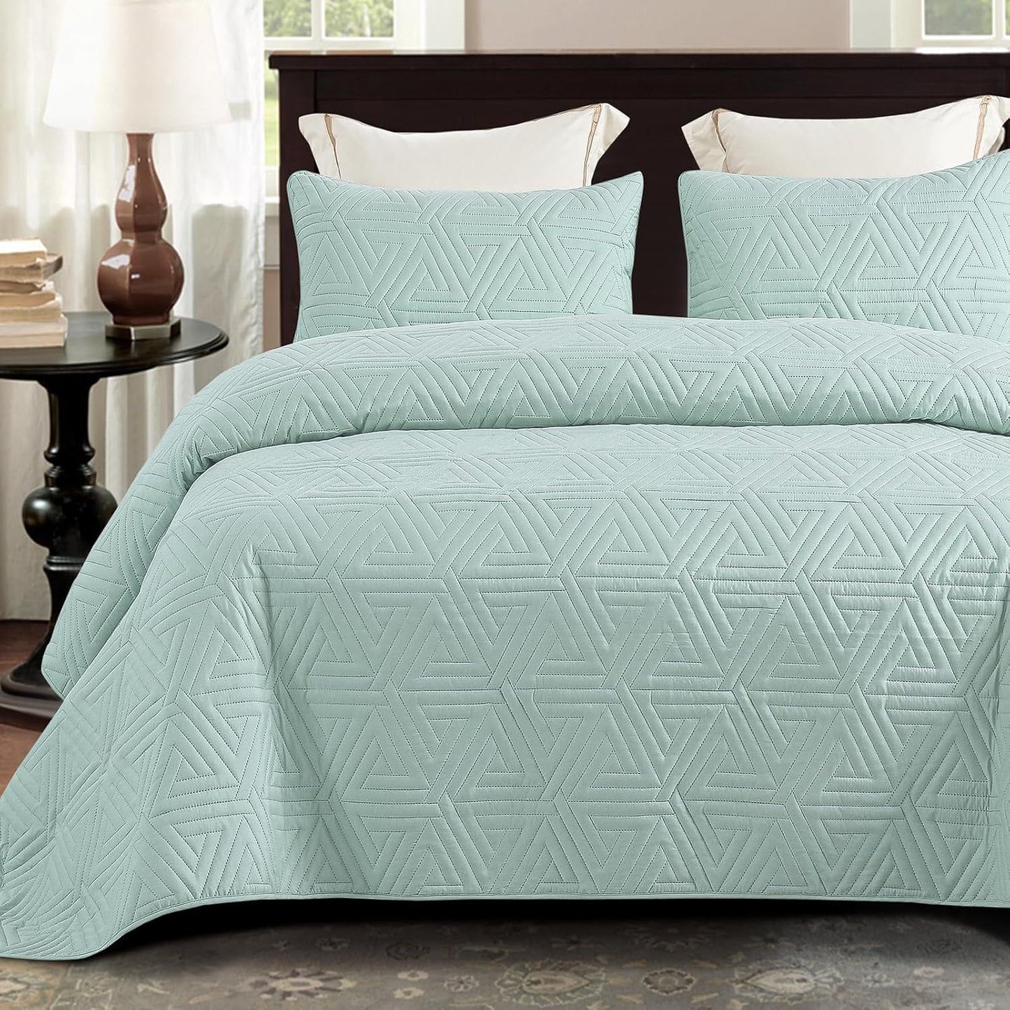Whale Flotilla Soft King Size Quilt Set for All Seasons