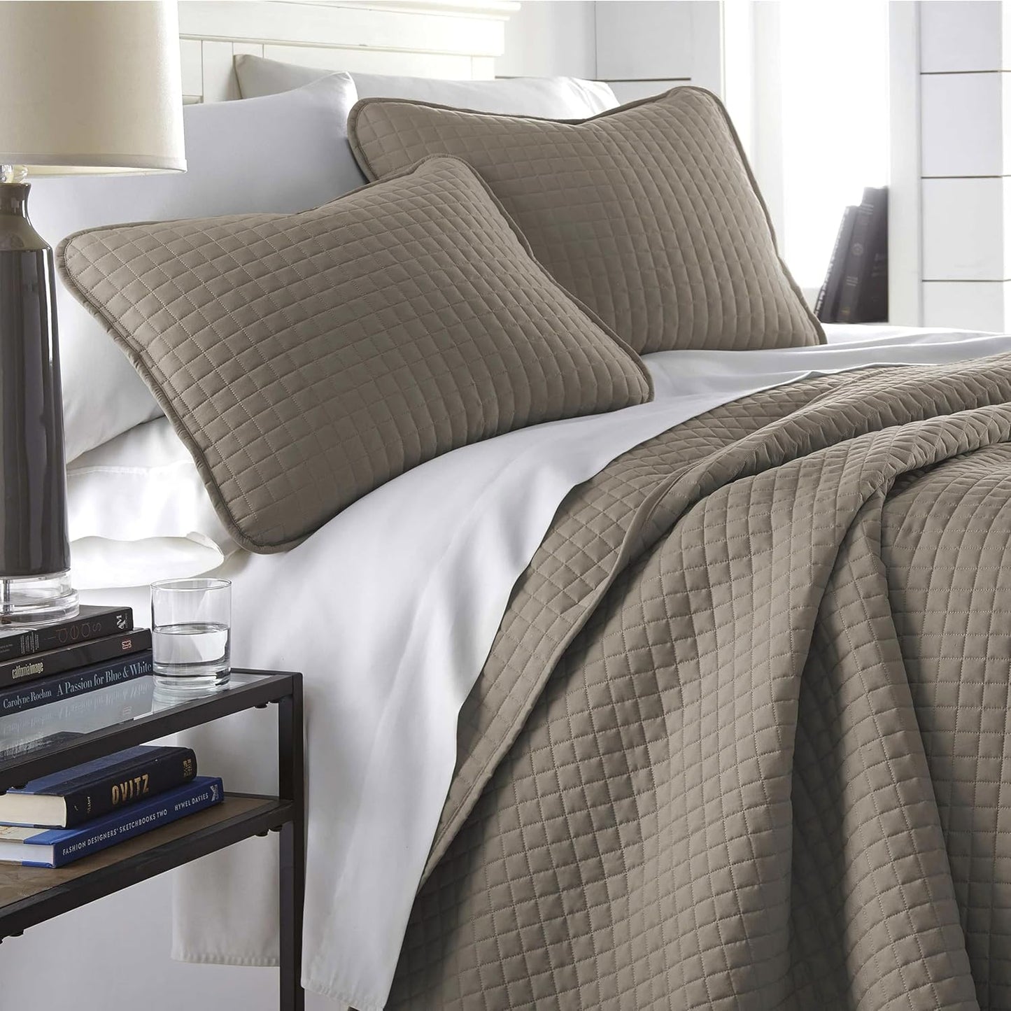 Gorgeous Full/Queen Size Quilt Bedding Set for Stylish Rooms