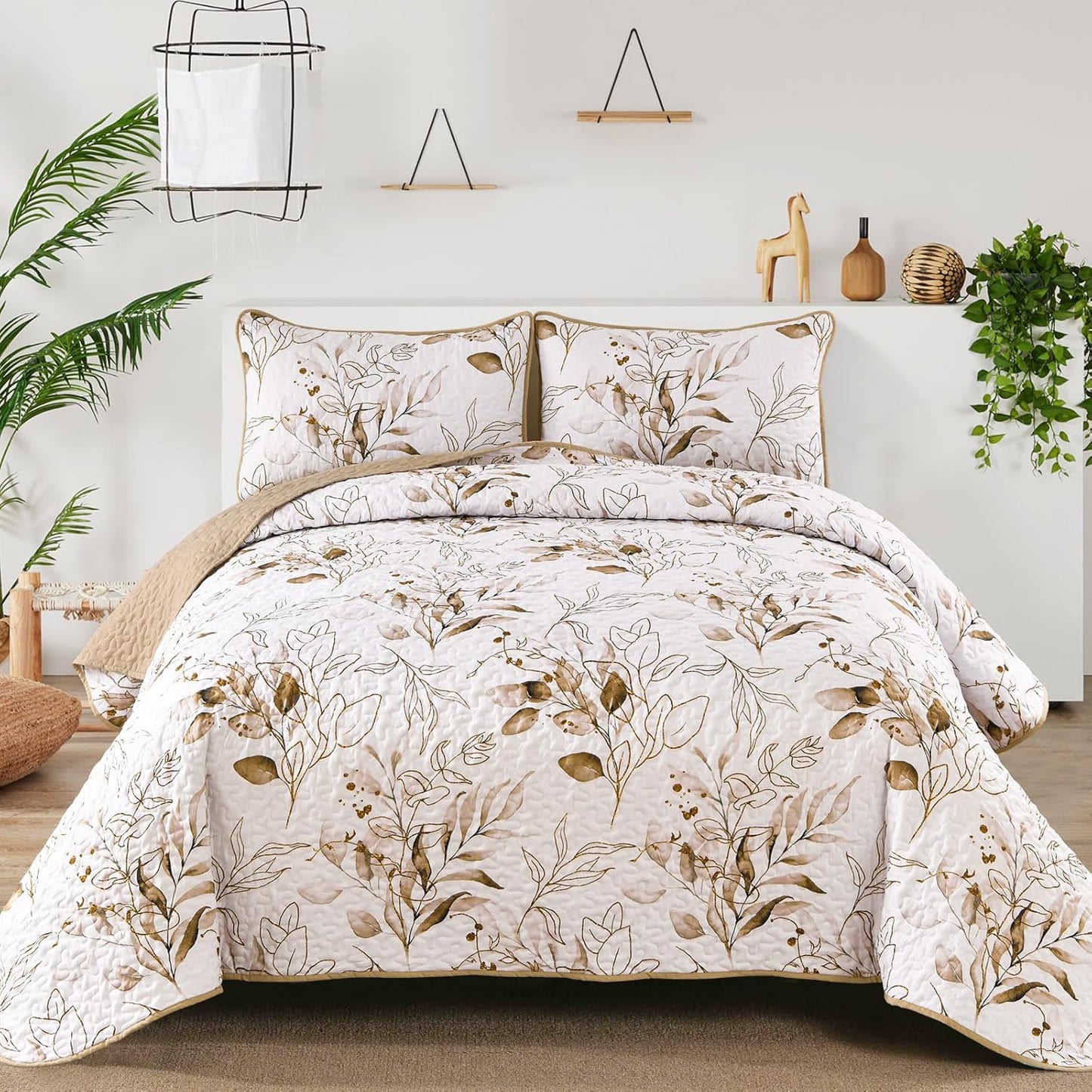 Aninbedding Floral King Quilt Set for Elegant Bedroom Decor