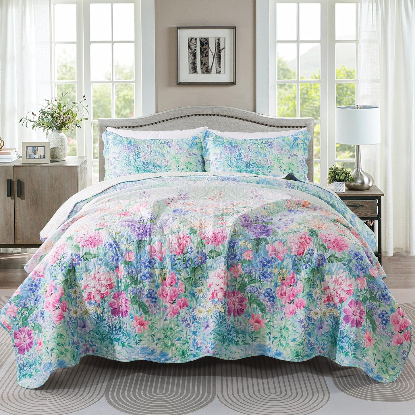 HoneiLife King Size Floral Quilt Set - Lightweight Bedding