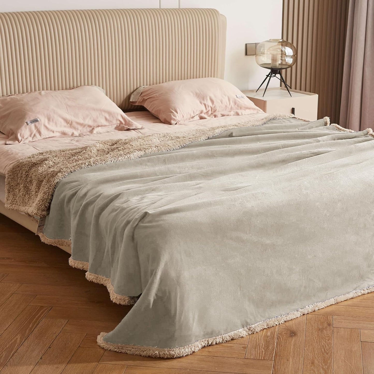 Kritter Planet Waterproof Bed Blanket for Dogs and Couples