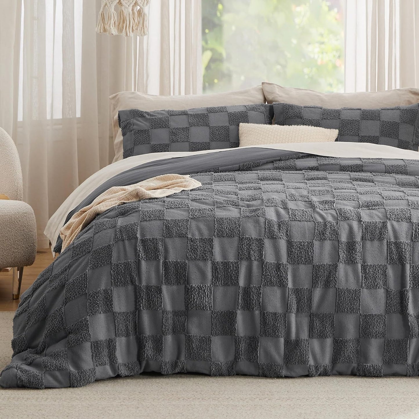 Bedsure Queen Size Comforter Set in Dark Grey for Cozy Sleep