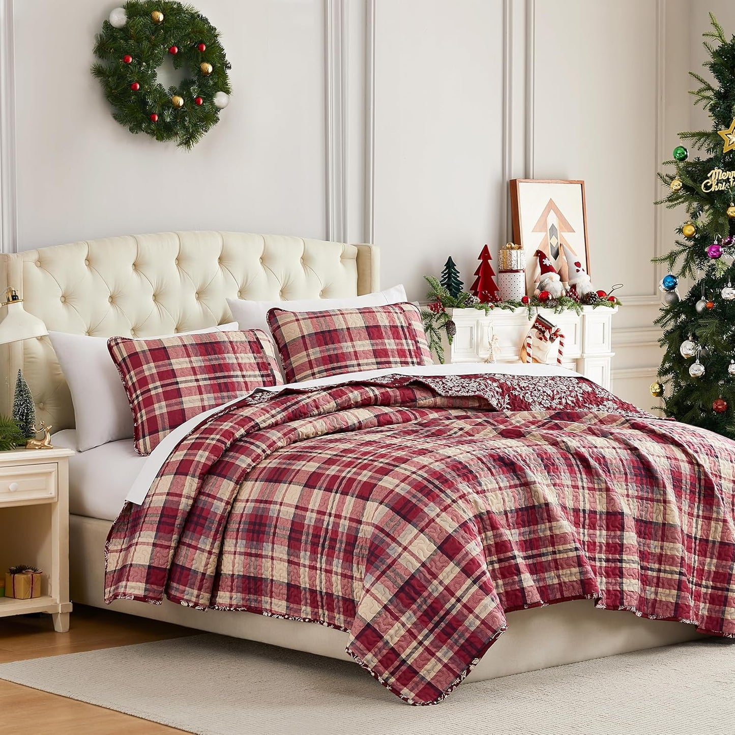 King Size Christmas Quilt Set with Reversible Red Plaid Design
