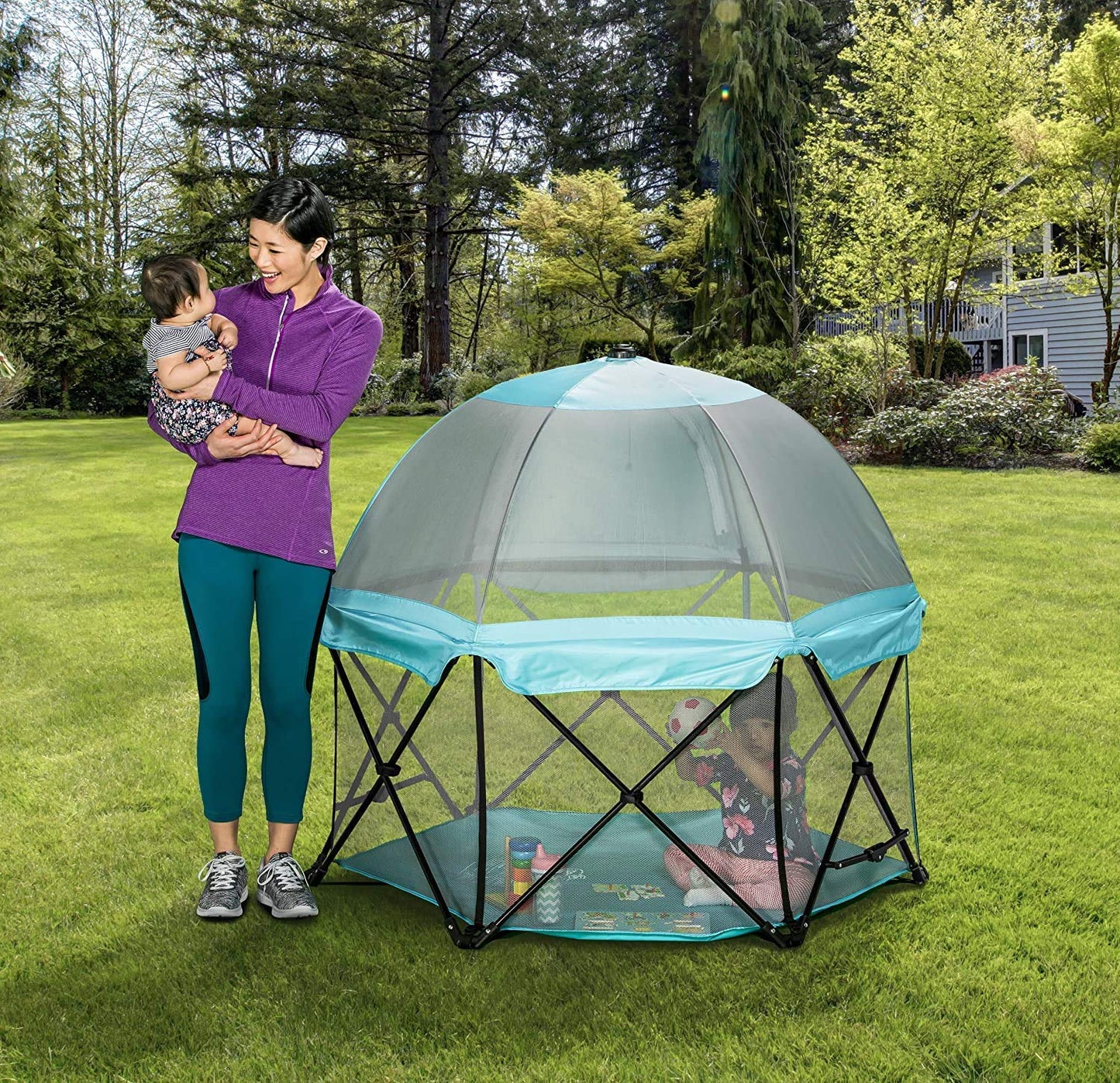 Regalo My Play Deluxe Portable Play Yard for Indoor and Outdoor