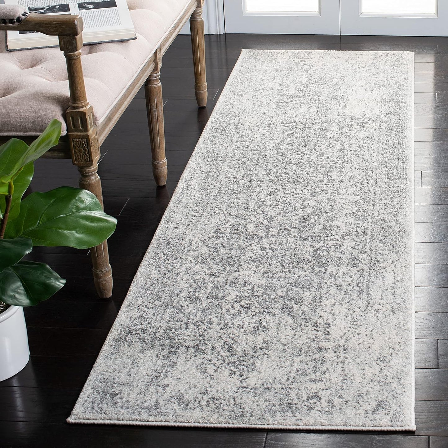 SAFAVIEH Evoke Collection 2ft 2in x 7ft Ivory/Grey Runner Rug