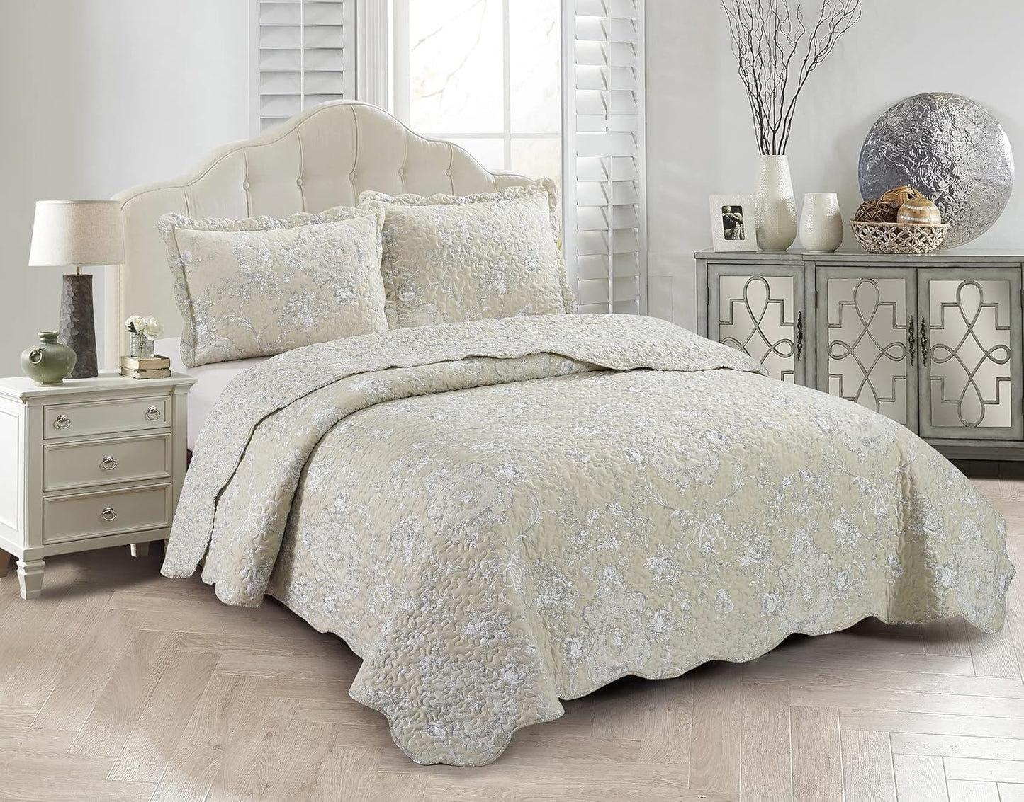 Brilliant Sunshine Classic Grey Floral Toile Quilt Set for All Seasons