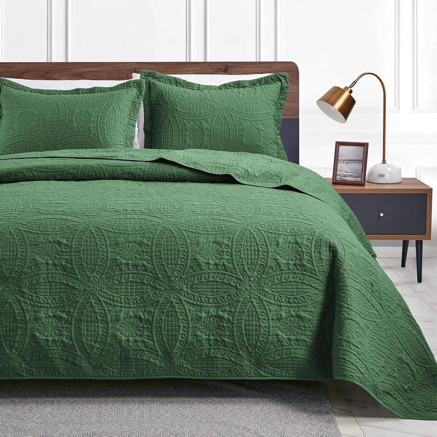 Love's Cabin Olive Green Quilts for Queen Bed - Soft Summer Comforter