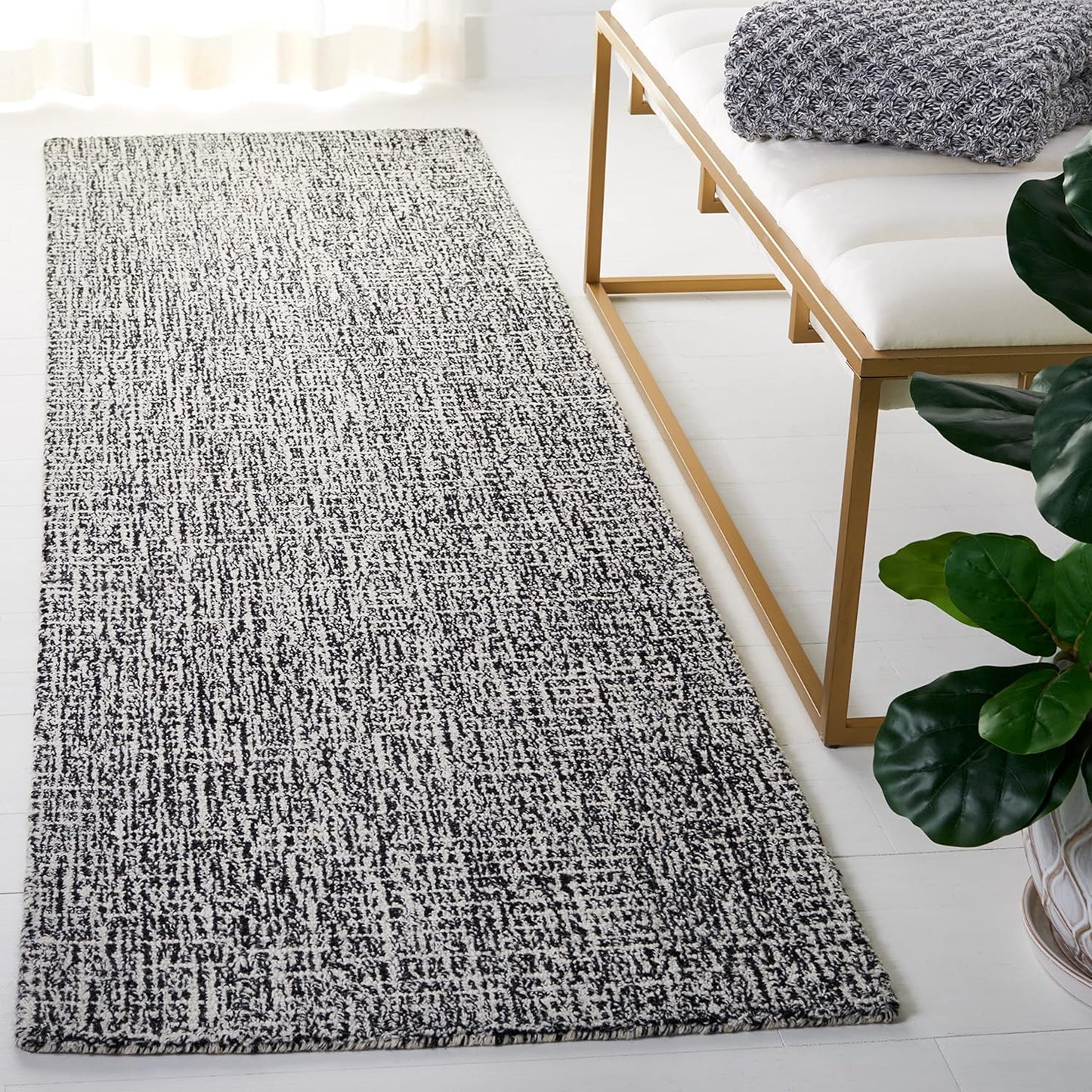 SAFAVIEH Abstract Collection Runner Rug for High Traffic Areas