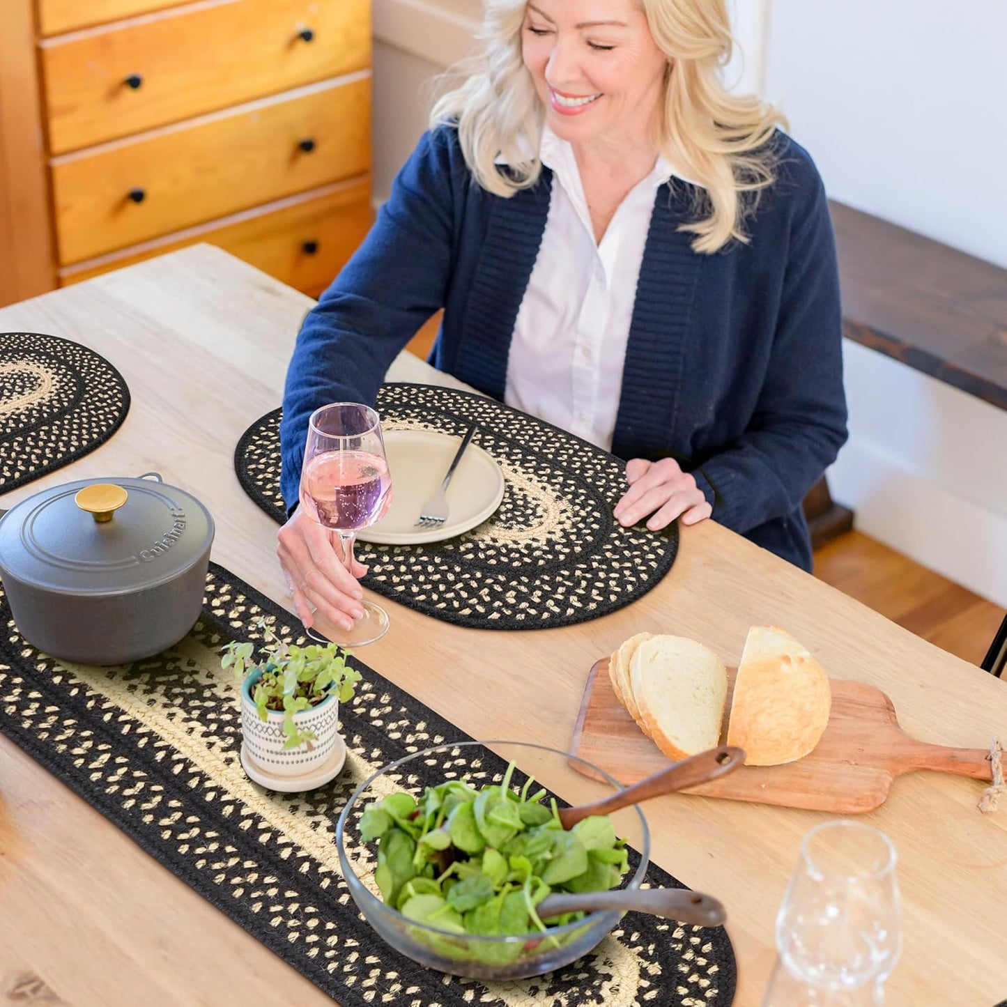 Manchester Oval Table Runner - Handcrafted Jute for Home Decor