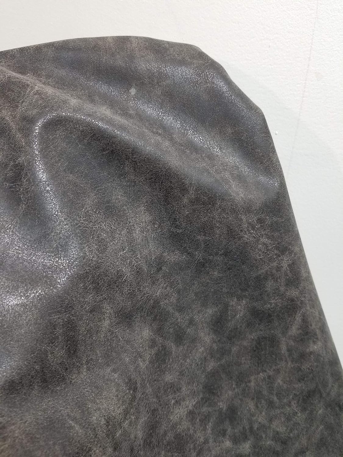 Gray Crazy Horse Leather Upholstery Fabric for Stylish Projects