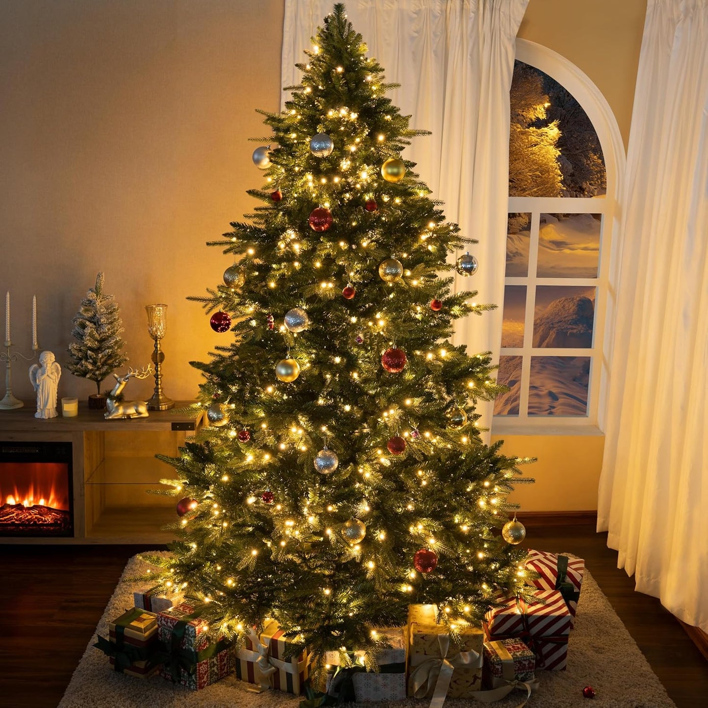 Cynthia 6.5ft Prelit Artificial Christmas Tree with 600 Lights
