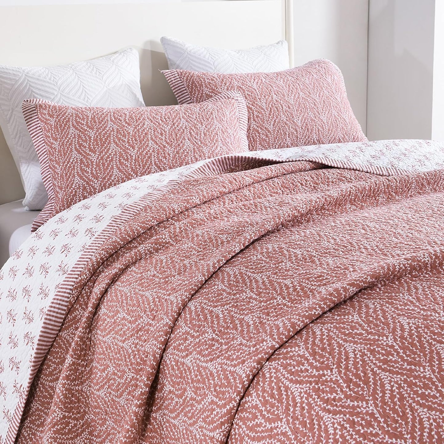 SahSahCasa King Size Quilt Set - Chic Botanical Pattern Bedding