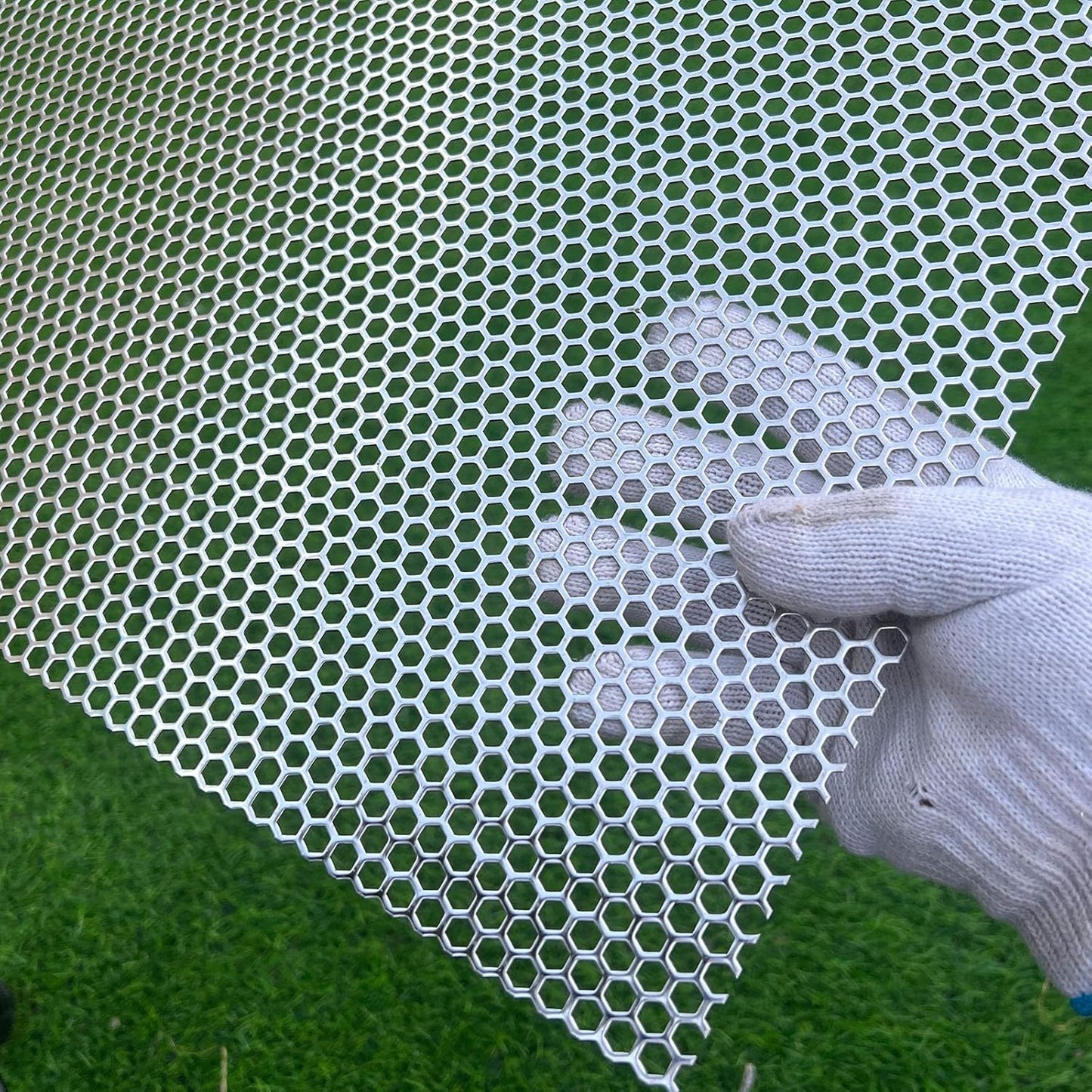 19.6x9.8 Perforated Metal Sheets for Decorative and Practical Use