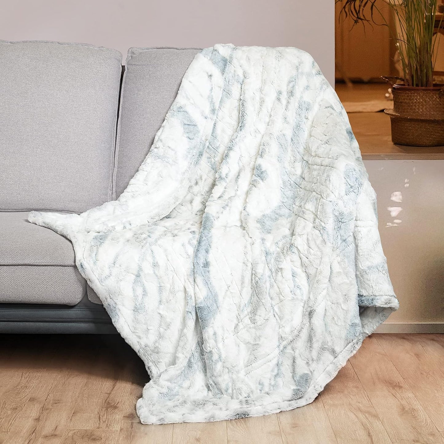 WOOMER Electric Heated Throw Blanket: 5-Year Warranty, Fast Heating, 4 Levels, Auto Off