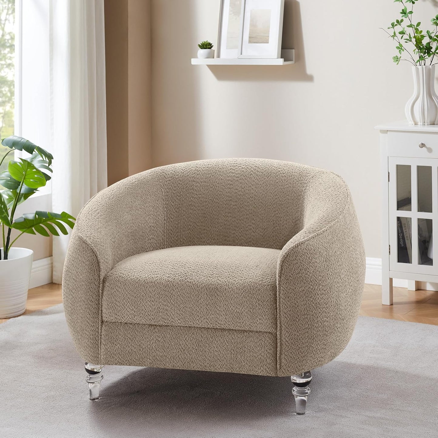 Cozy Modern Accent Chair by VANOMi