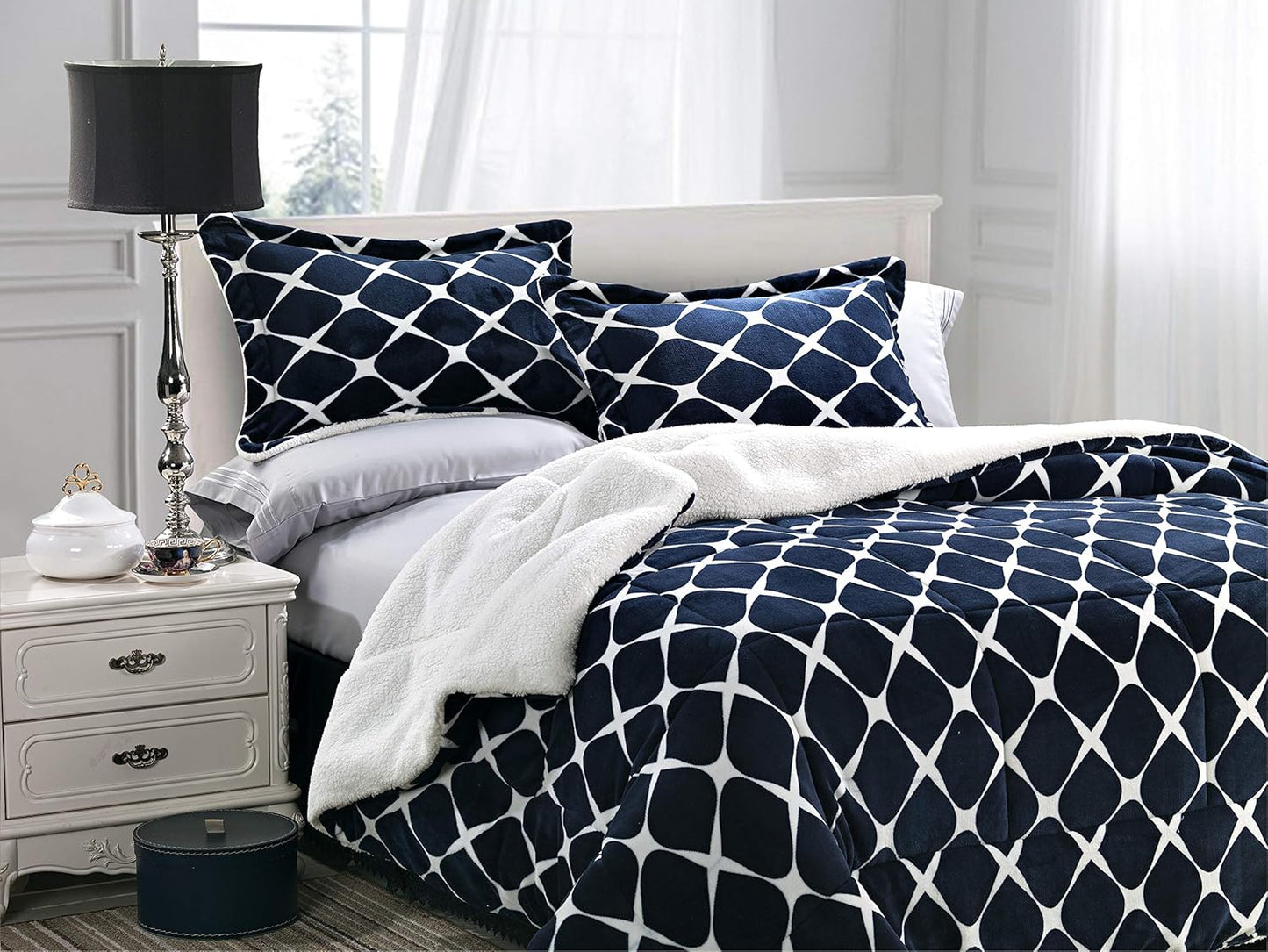 Elegant Comfort 3-Piece Navy Blue Micromink Comforter Set