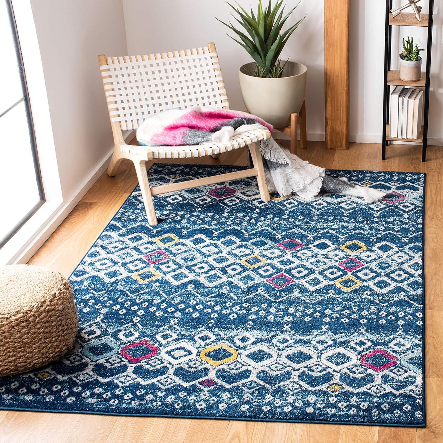 SAFAVIEH Amsterdam Collection Area Rug - Stylish & Durable Design