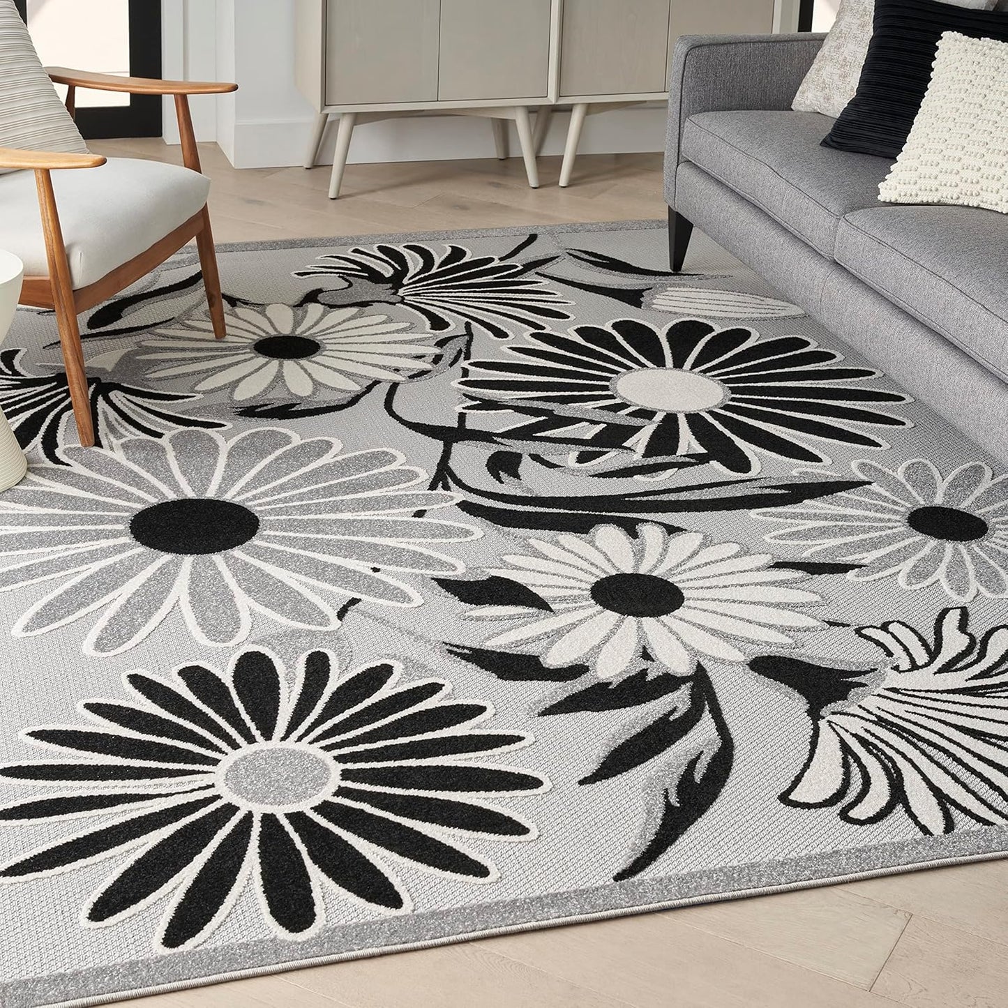 Nourison Home Aloha Indoor/Outdoor Black White Area Rug 5x7