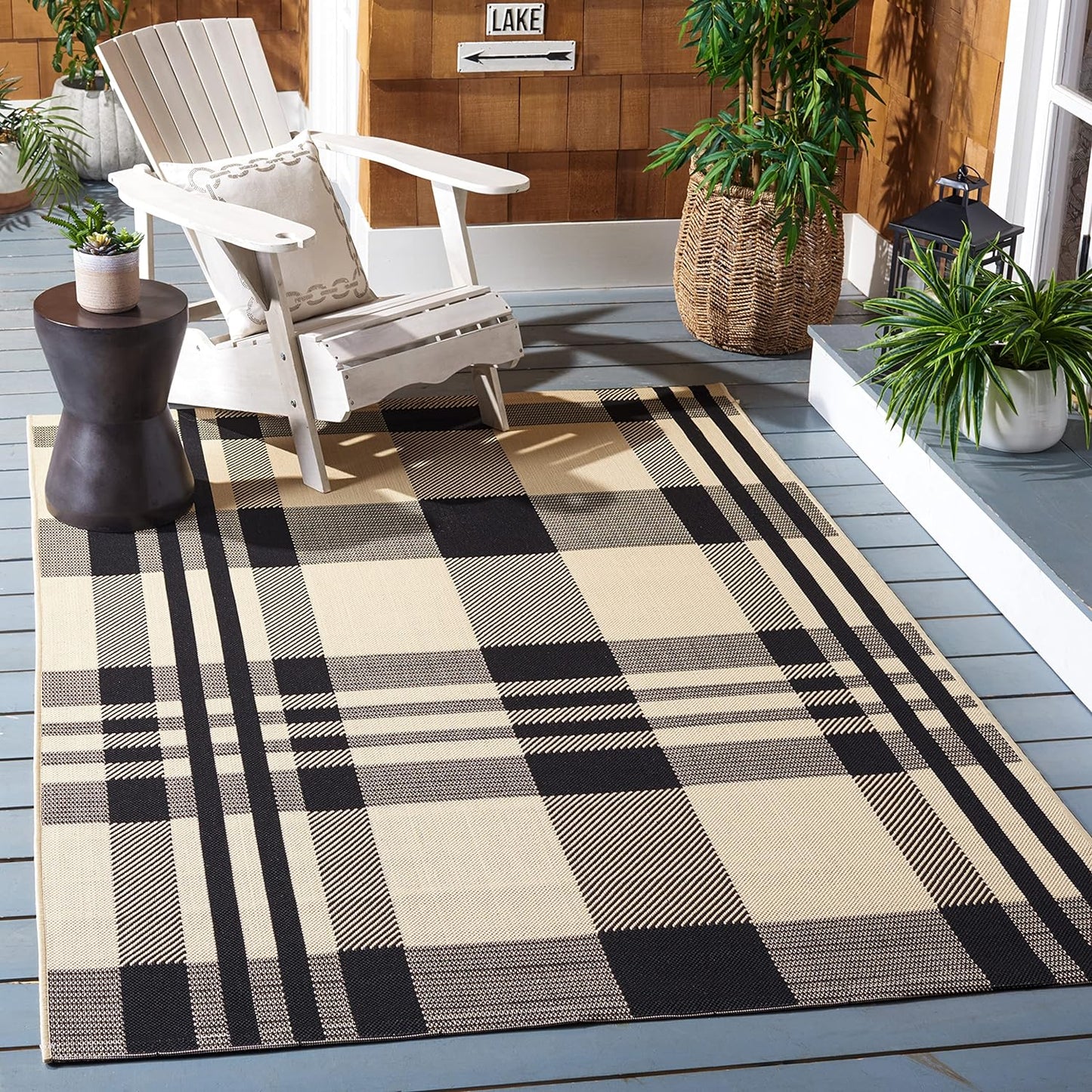 SAFAVIEH Courtyard Collection Area Rug - Stylish & Durable