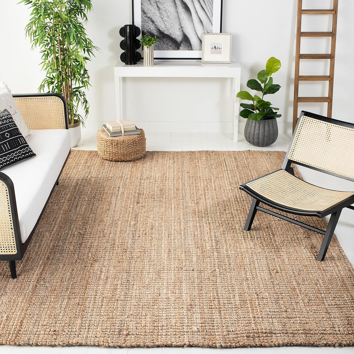 SAFAVIEH Natural Fiber Collection Area Rug - Durable Jute Design