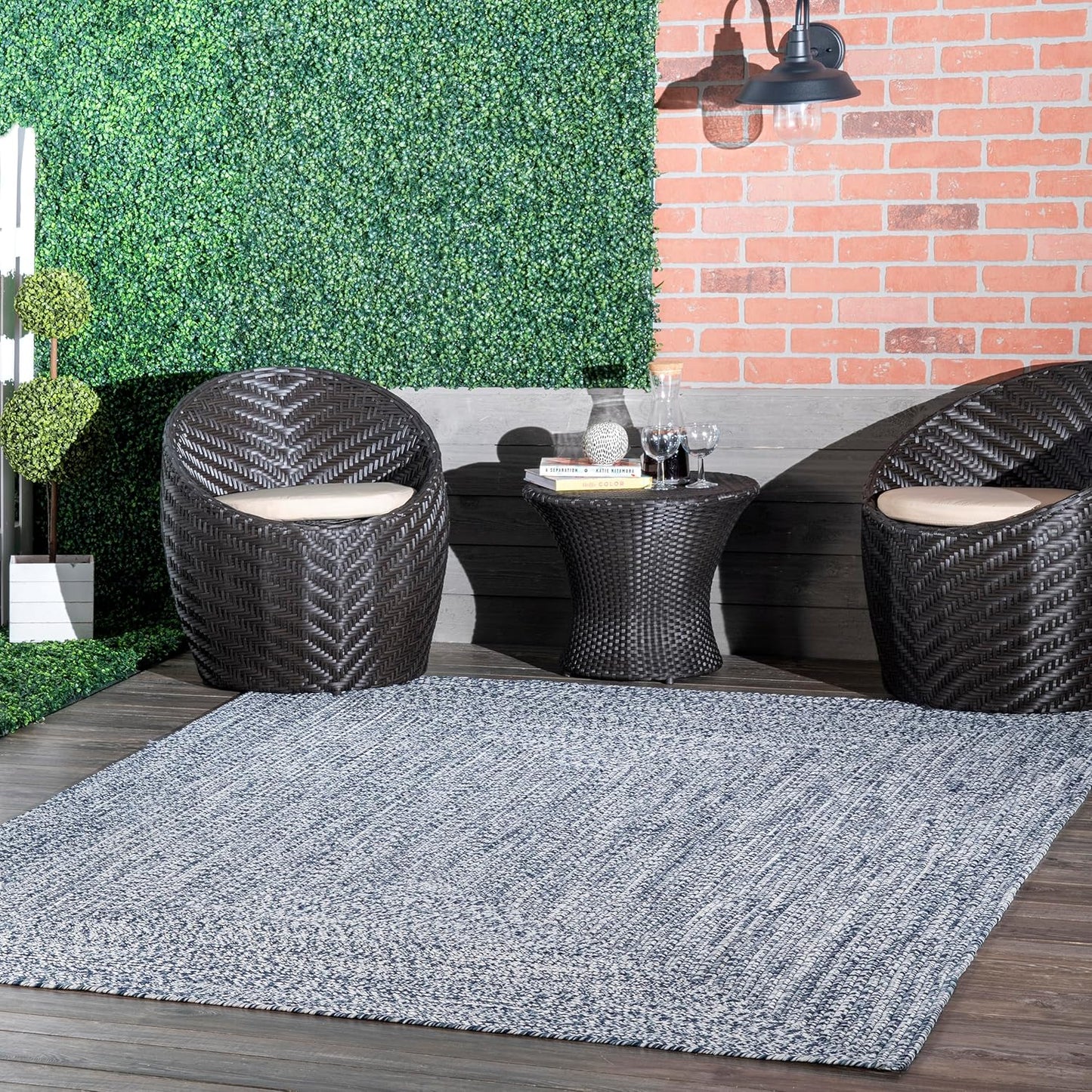 nuLOOM 6ft x 9ft Solid Hand Braided Area Rug for Indoor/Outdoor