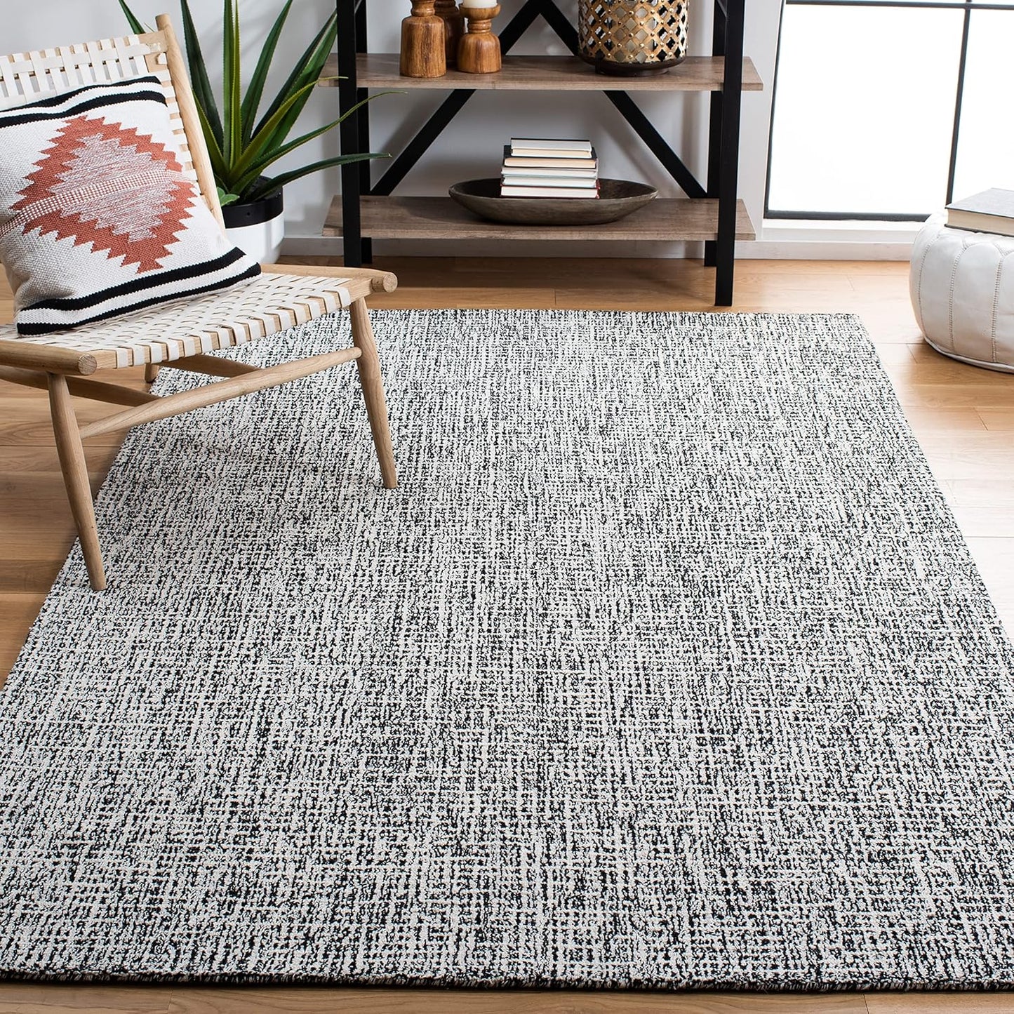 SAFAVIEH Abstract Collection Area Rug - Handmade Wool 6ft Square