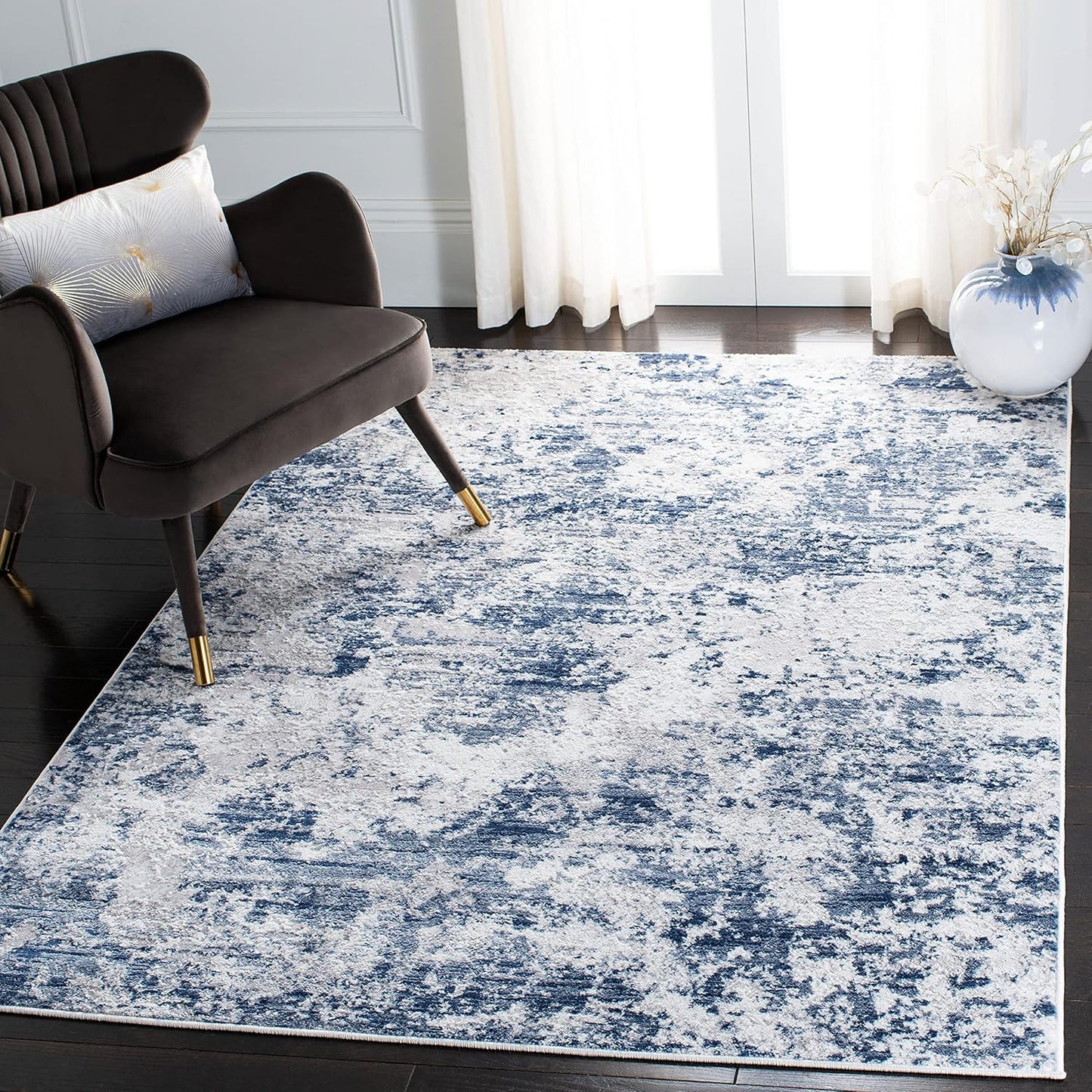 SAFAVIEH Amelia Collection Area Rug - Modern Abstract Design