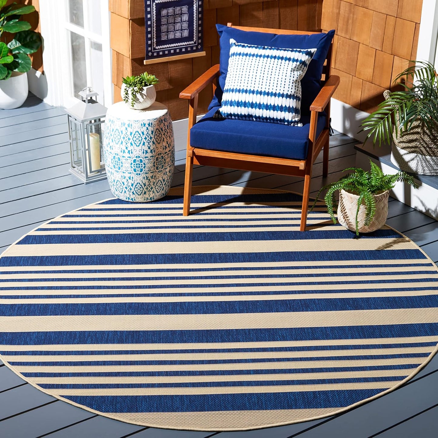 SAFAVIEH Courtyard Collection 6ft 7in Round Navy/Beige Mat