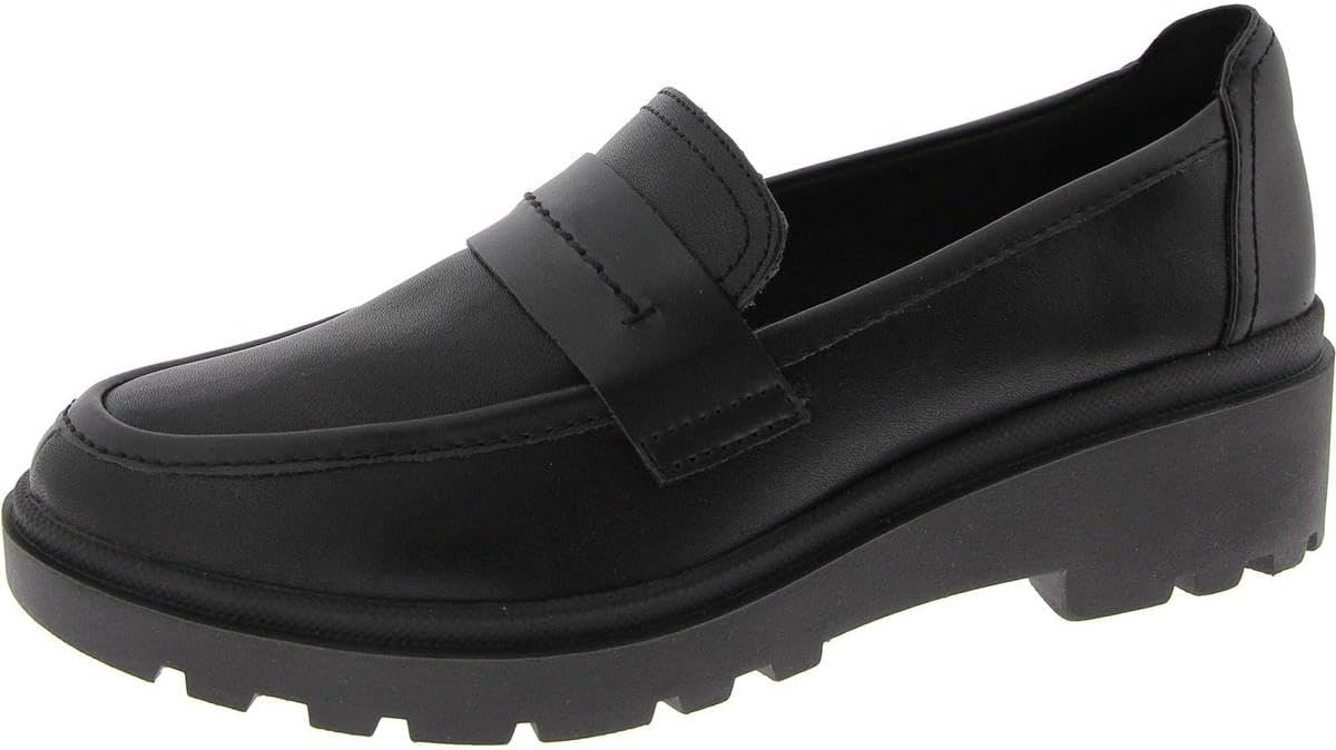 Clarks Calla Ease Loafer Flat: Stylish Comfort for Everyday Wear