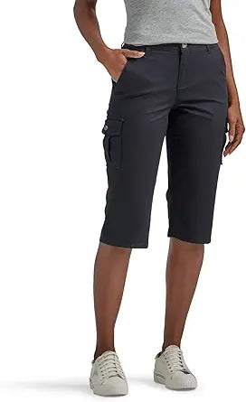 Lee Women's Petite Flex-to-go Mid-Rise Cargo Skimmer Capri Pant
