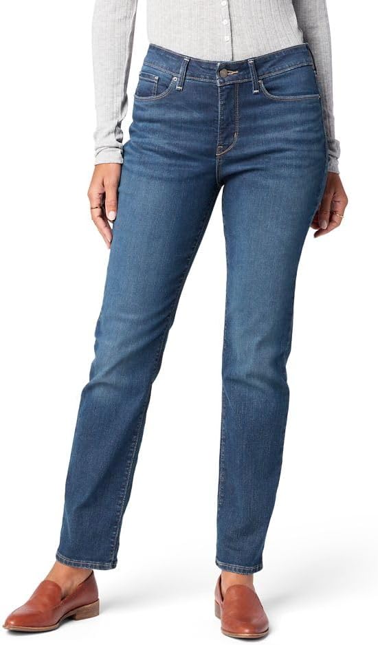 Signature Gold Women's Curvy Totally Shaping Straight Jeans