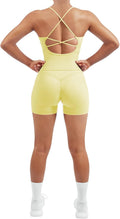 Women 2 Piece Workout Set - Scrunch Butt Shorts with Pockets