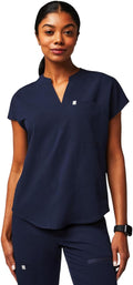 Fabletics Evolve 3-Pocket Oversized Scrub Top - MotionTech Comfort