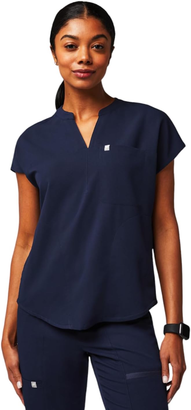 Fabletics Women's Evolve 3-Pocket Scrub Top for Comfort