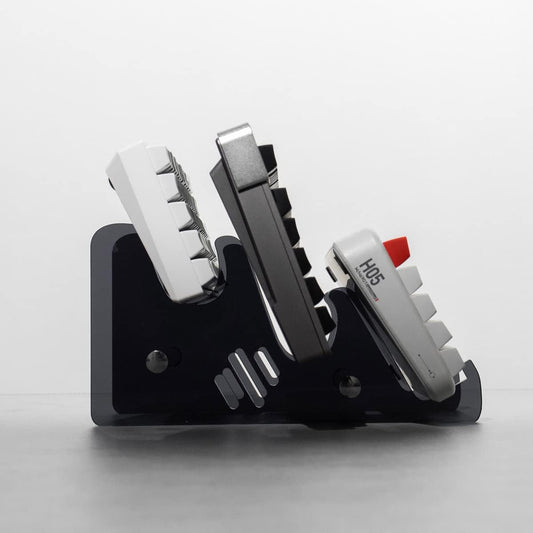 Organize Three Keyboards with Sleek Stand - Sumgsn