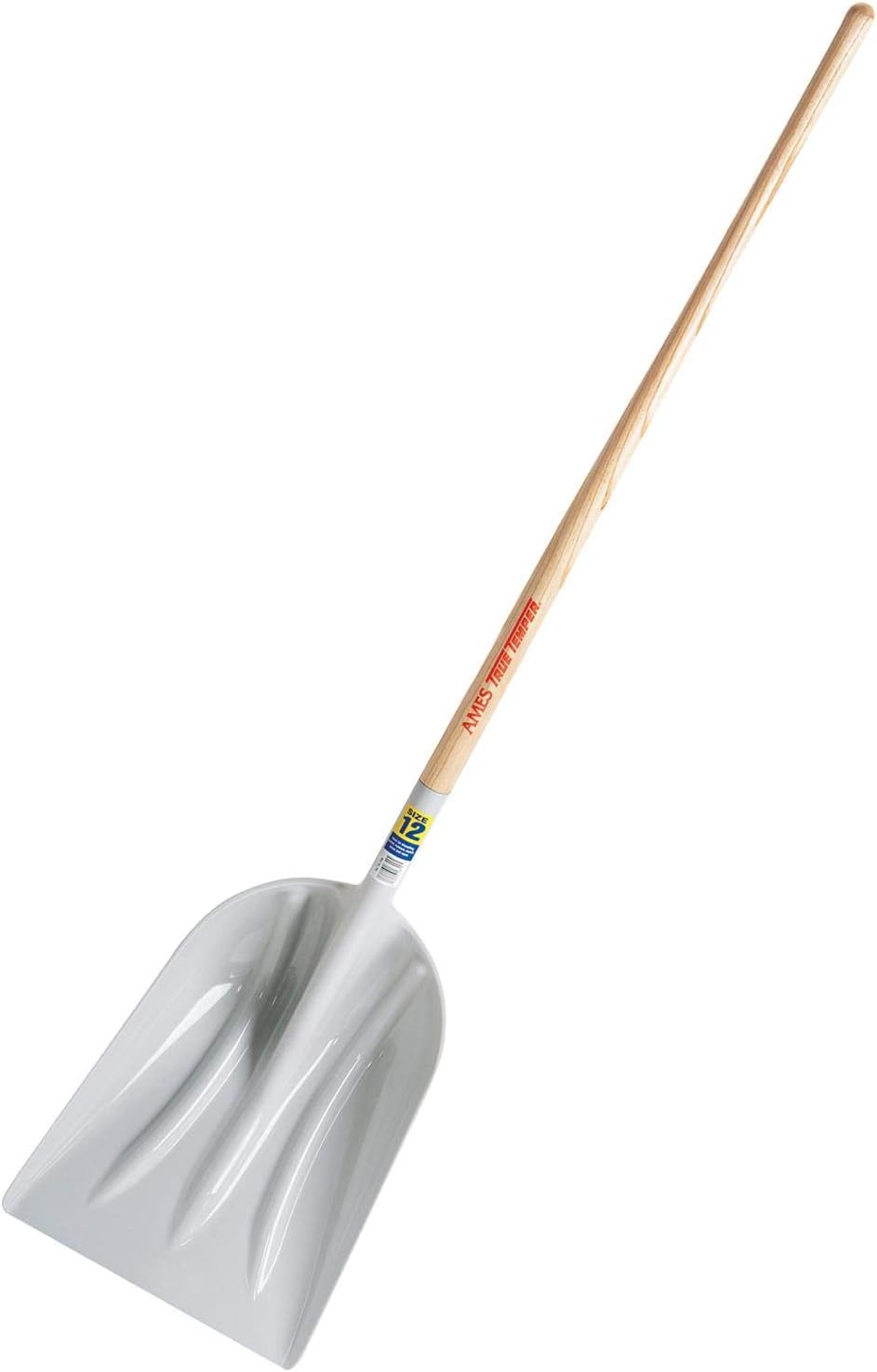 True Temper Poly Scoop with Hardwood Handle for Easy Cleanup