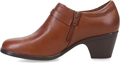 Clarks Women's Emily 2 Erin Pump: Stylish Comfort for All Occasions