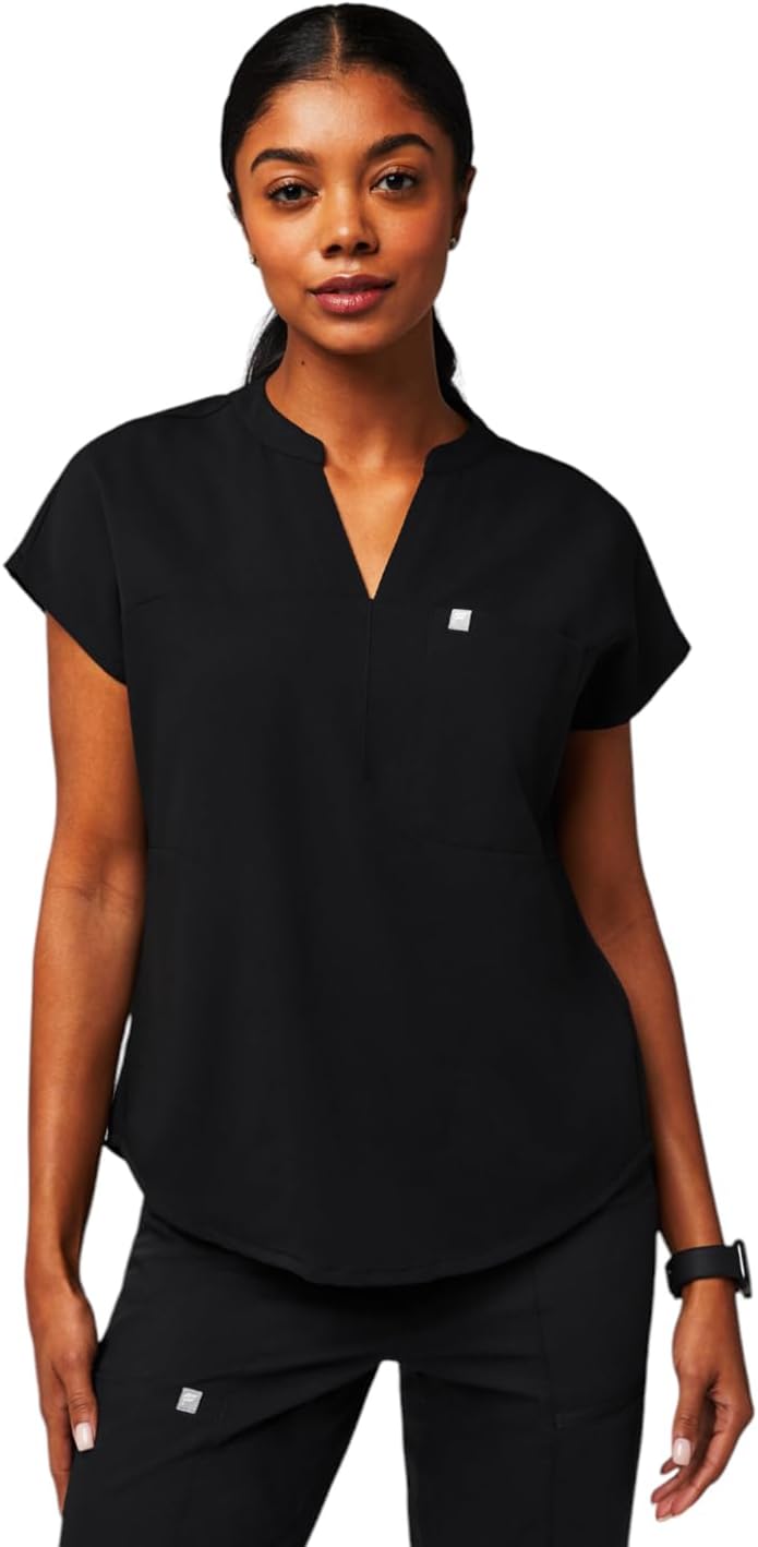 Fabletics Women's Evolve 3-Pocket Scrub Top - Oversized Fit