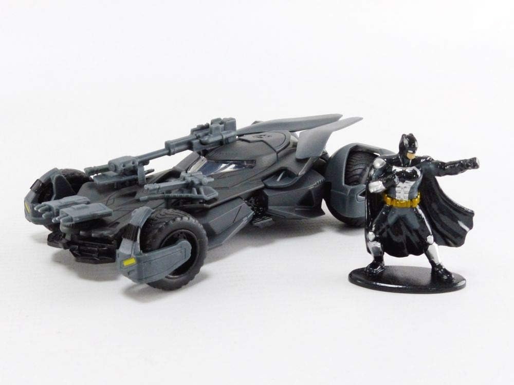 DC Justice League Batman & Batmobile 1:32 Die-Cast Set