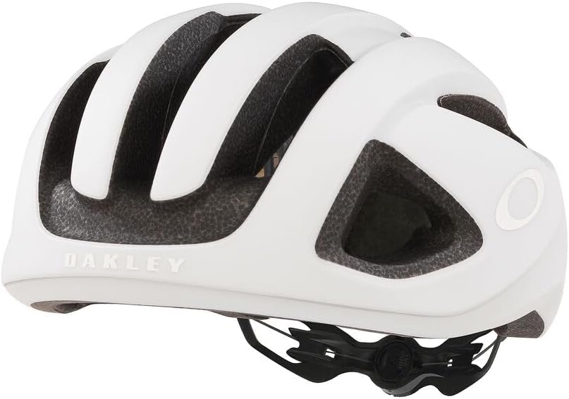 Oakley ARO3: Lightweight Ventilation