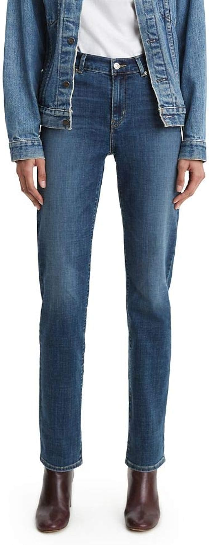Levi's Women's Classic Straight Jeans for Timeless Style and Comfort