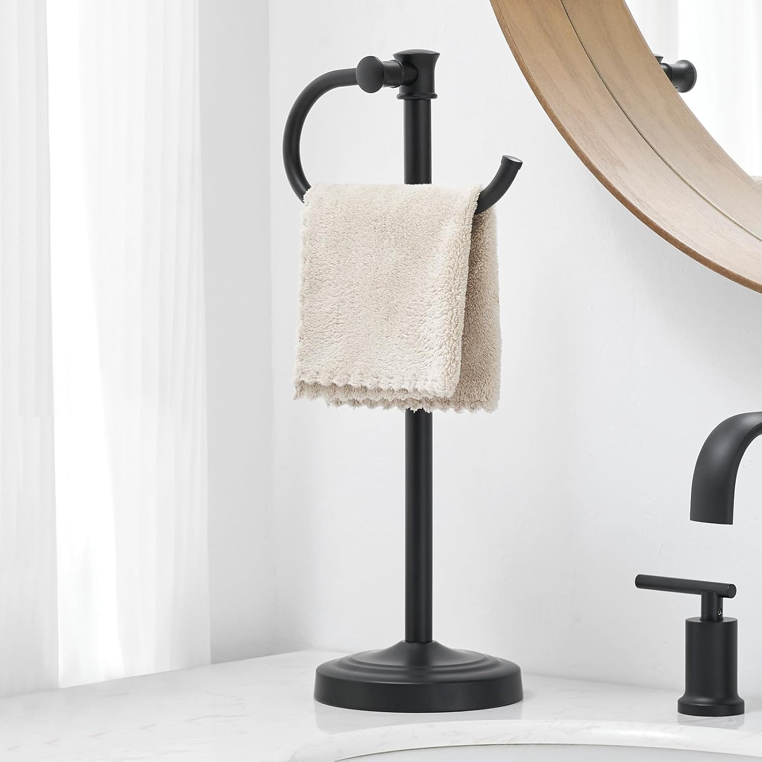 BESy 17 Inch Matte Black Towel Bar for Stylish Bathrooms