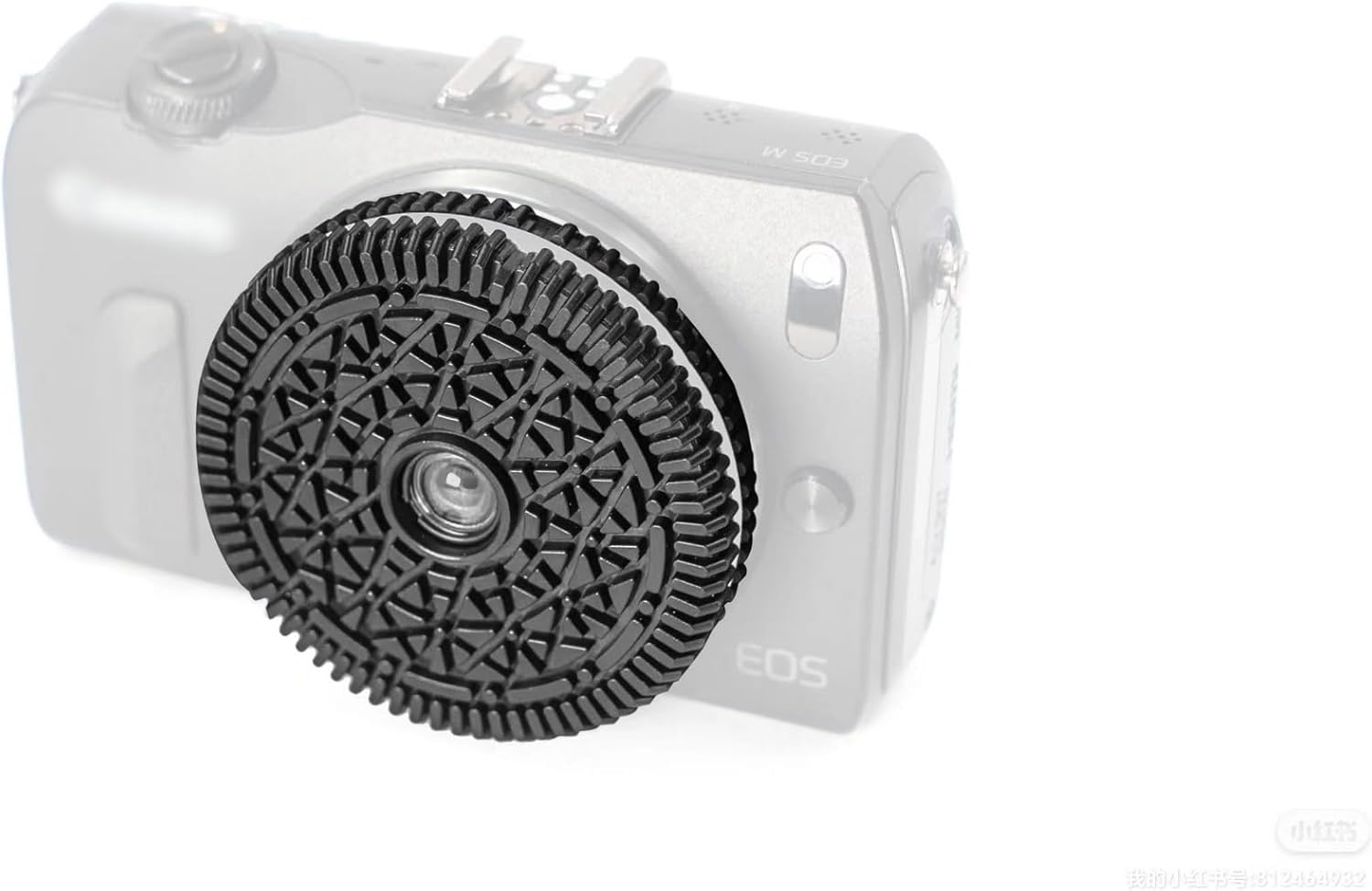 Xuan Pancake Lens: Focus-Free for Mirrorless Cameras