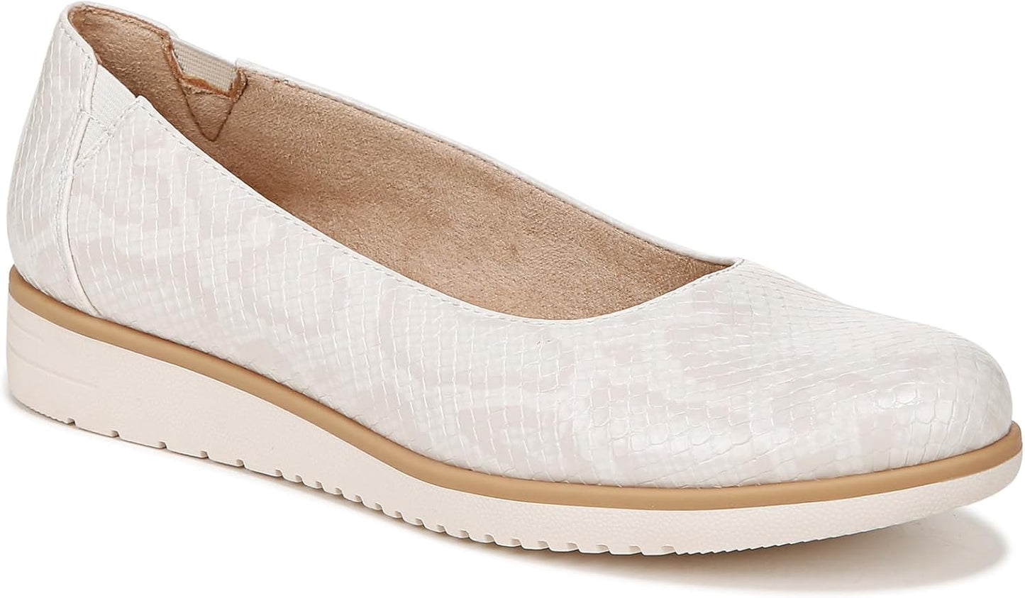 Naturalizer Womens Idea Slip on Ballet Flat for Comfort and Style