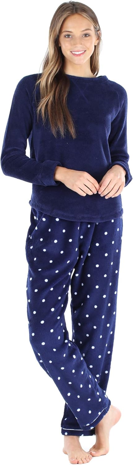 PajamaMania Women's Fleece Long Sleeve Pajama Set for Comfort