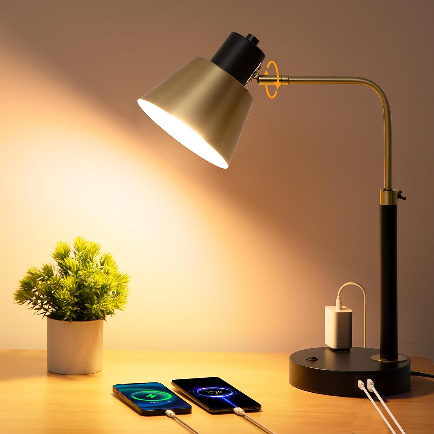 Modern Desk Lamp with Built-In Ports - Starstrips