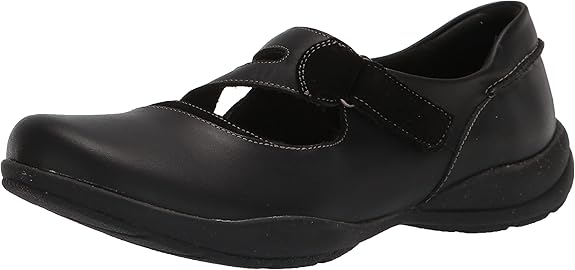 Clarks Women's Roseville Mary Jane Flat: Comfort Meets Style